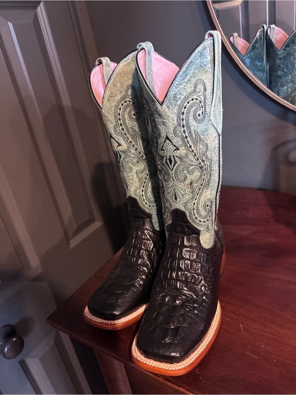 Ferini women’s black caiman print cowgirl boots